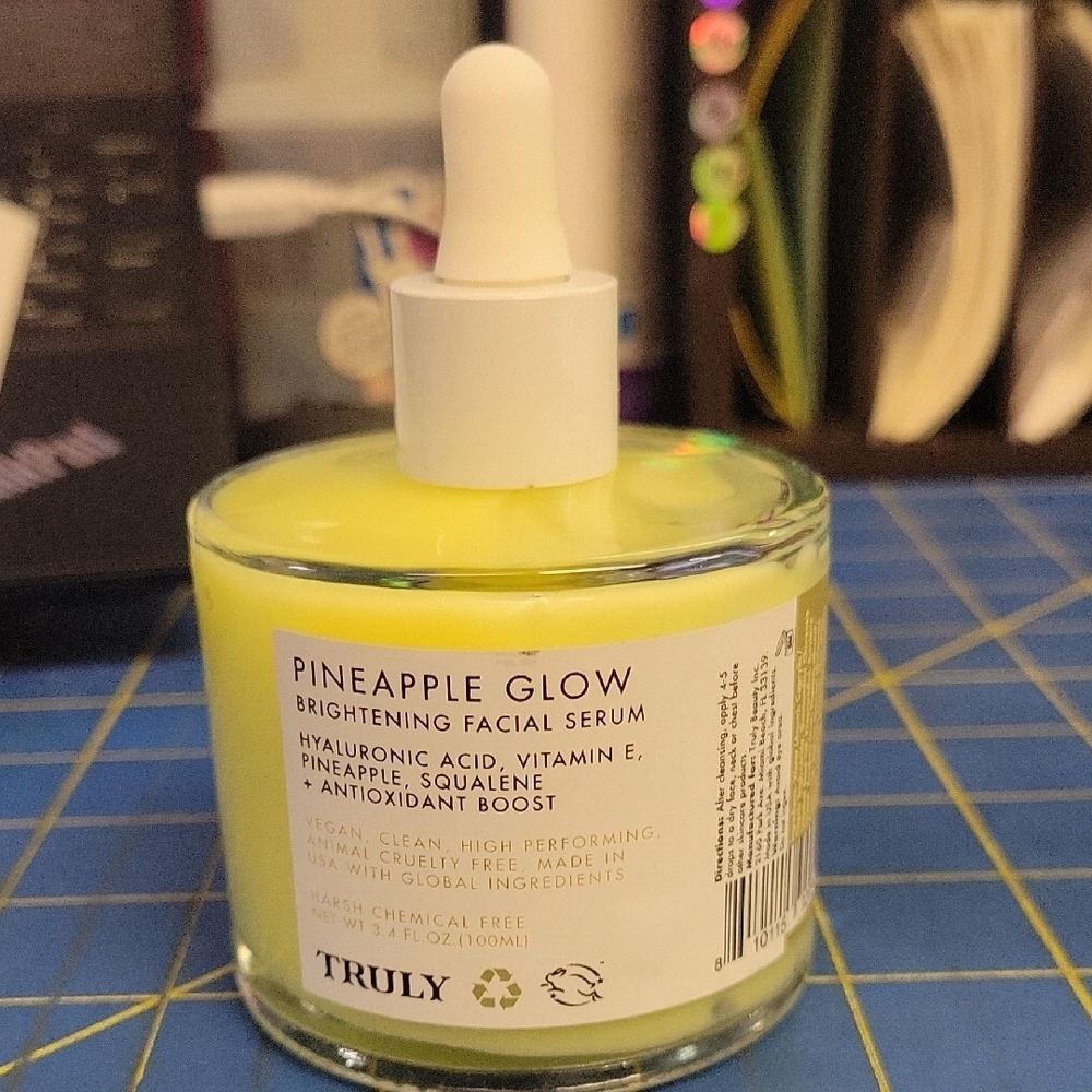 TRULY Pineapple Glow Brightening Facial Serum - 100ml New